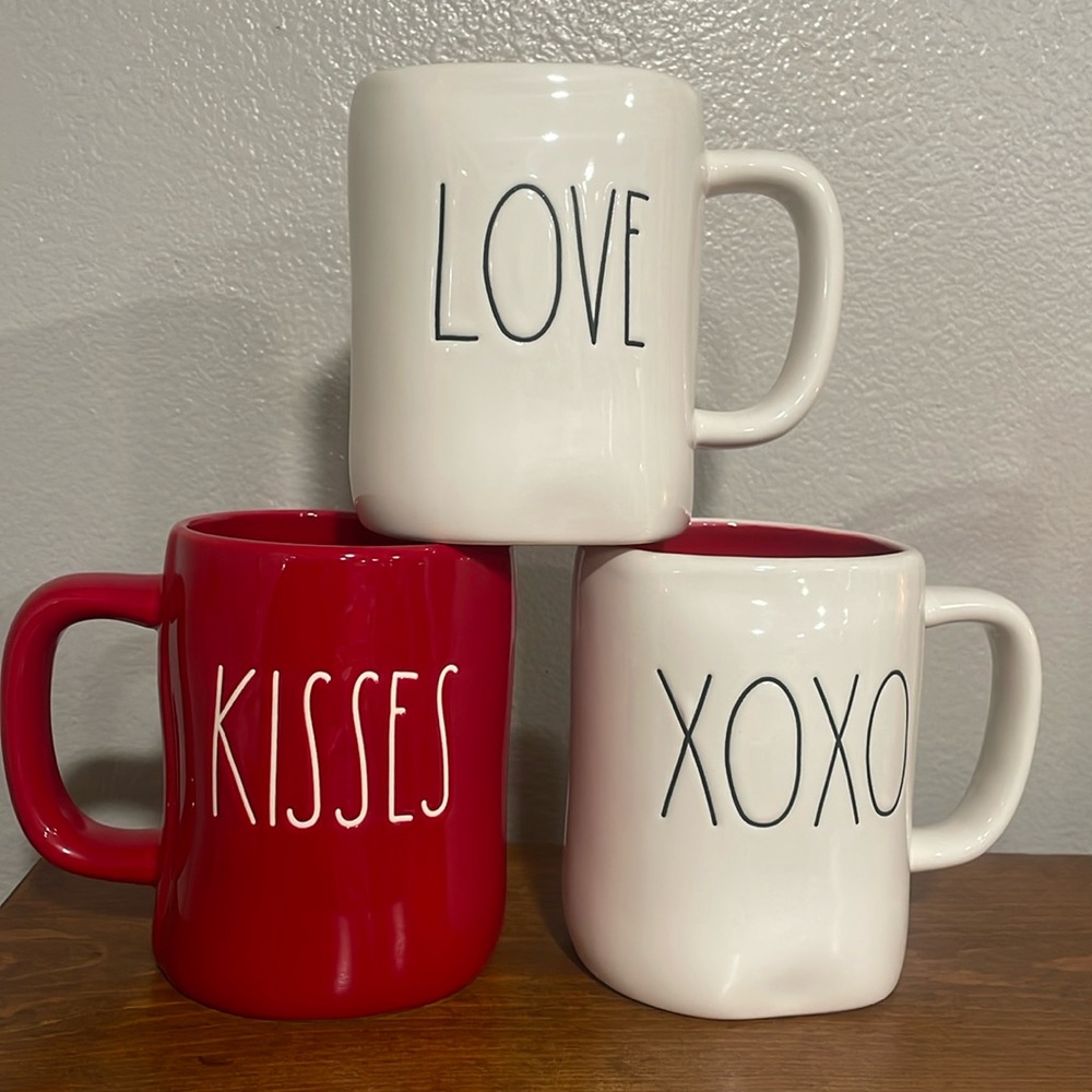 RAE DUNN set of 3 cups.